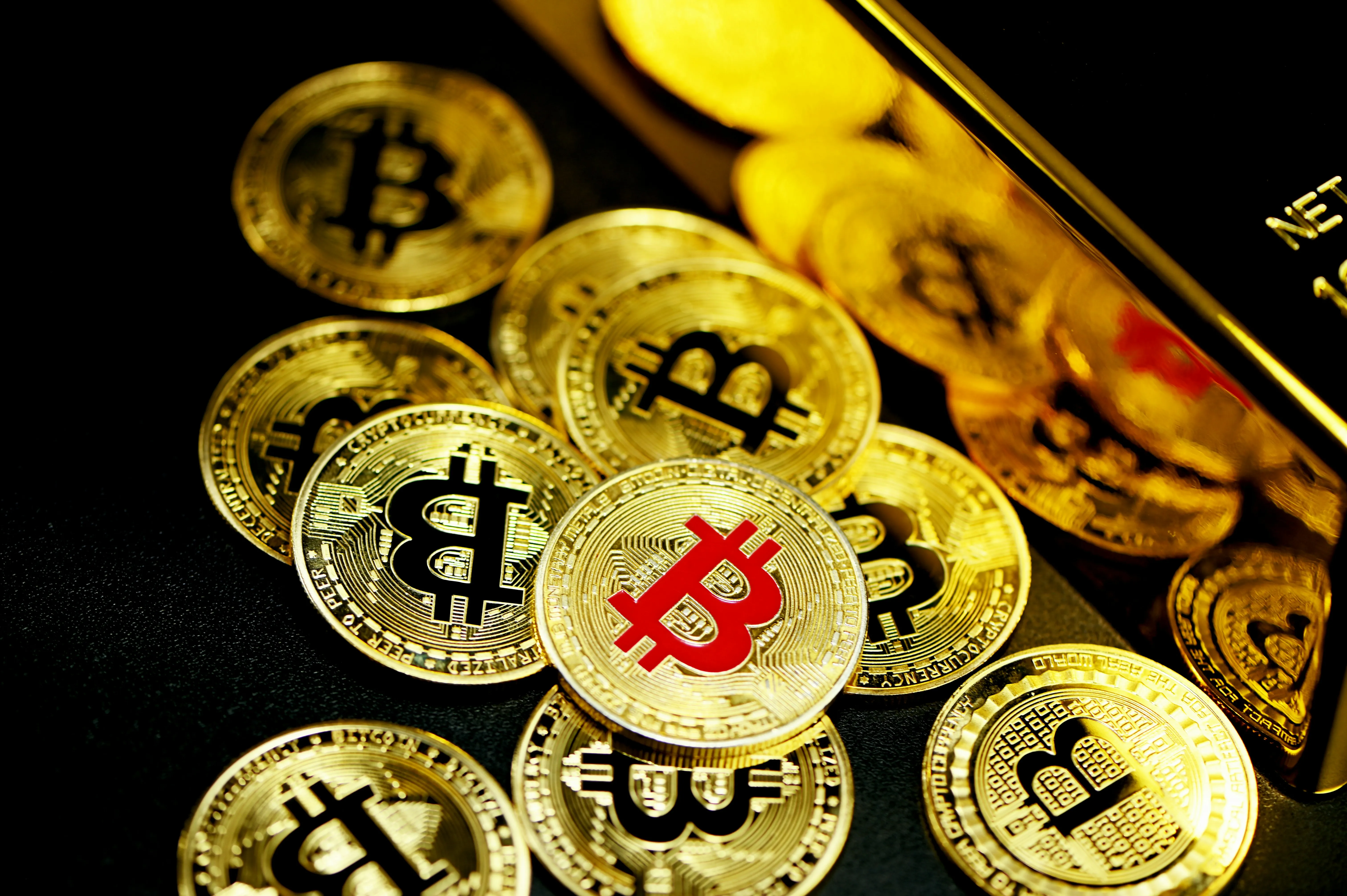 Hình ảnh nền kêu gọi hành động cho cờ bạc có trách nhiệm trên Kubet Mobi